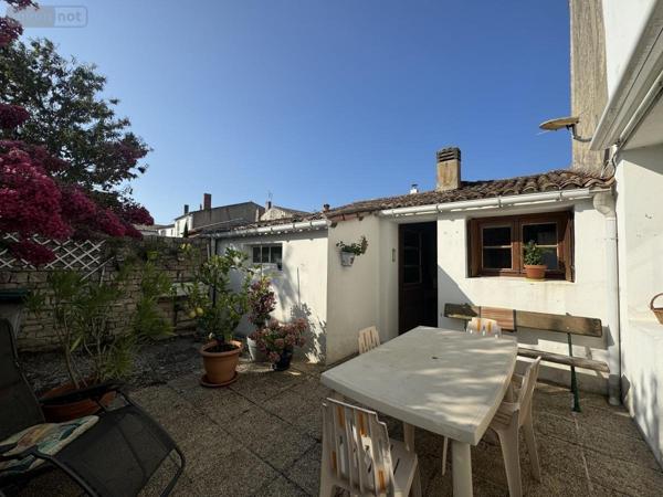 Maison à vendre à Sainte-Marie-de-Ré en Charente-Maritime (17740), ref : 17018-1095