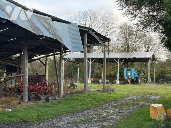 LIVAROT PAYS d'AUGE - NOTRE DAME DE COURSON  TERRAIN DE 02 HECTARES ENVIRON AVEC BATIMENTS AGRICOLES