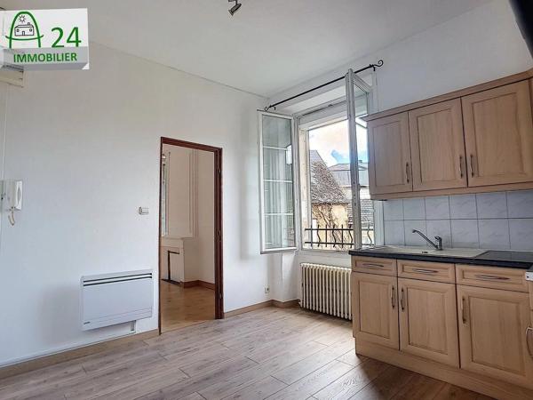 Location                                                      Appartement
                        
                     3 pièces                      54 m2                     à Le Bugue