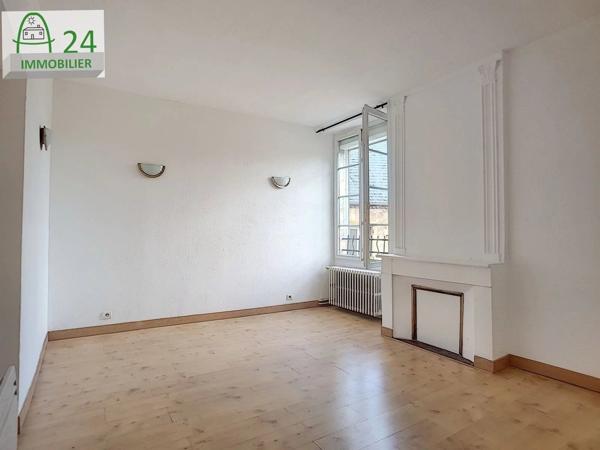 Location                                                      Appartement
                        
                     3 pièces                      54 m2                     à Le Bugue