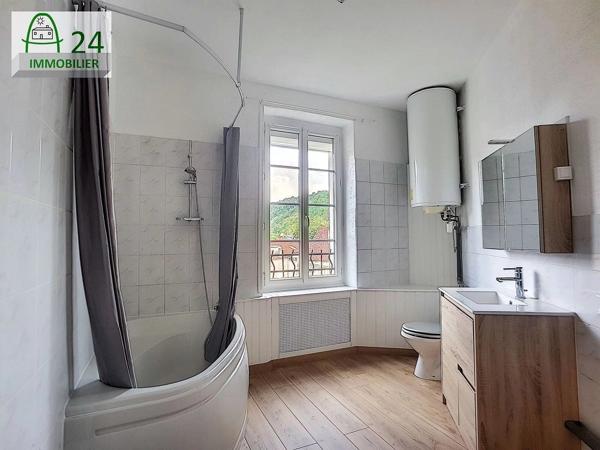 Location                                                      Appartement
                        
                     3 pièces                      54 m2                     à Le Bugue