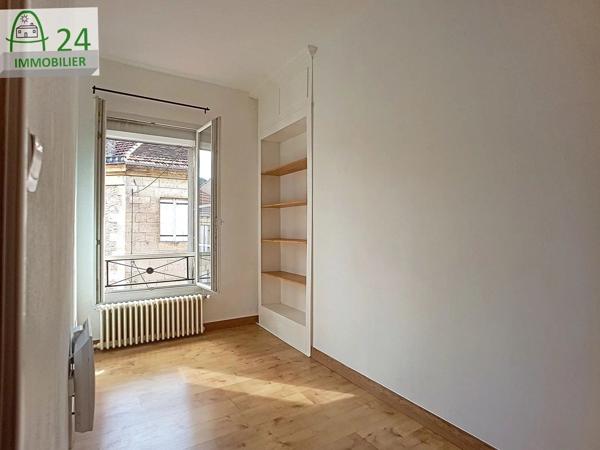 Location                                                      Appartement
                        
                     3 pièces                      54 m2                     à Le Bugue