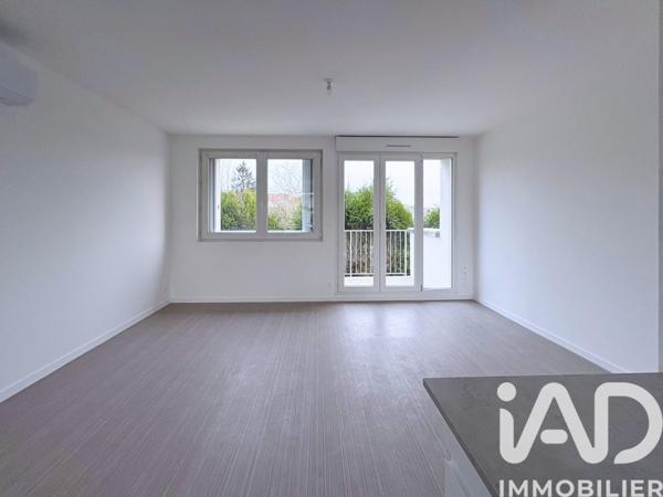 Location appartement 3 pièces 52 m² Breuil-Bois-Robert