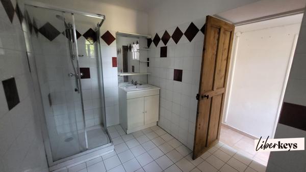 Maison + appartement 250m2 - Codognan - Grand terrain 1100m2