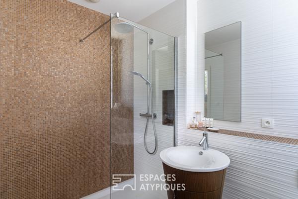 Villa d’architecte et son spa privé au coeur d’un parc arboré