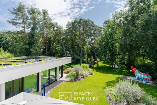 Villa d’architecte et son spa privé au coeur d’un parc arboré