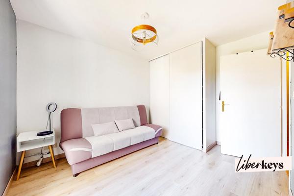 T3 lumineux avec terrasse de 10 m² et deux places de parking en sous-sol fermé