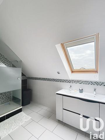 Maison à vendre 6 pièces 160 m² Saint-Fargeau-Ponthierry