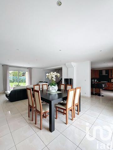Maison à vendre 6 pièces 160 m² Saint-Fargeau-Ponthierry