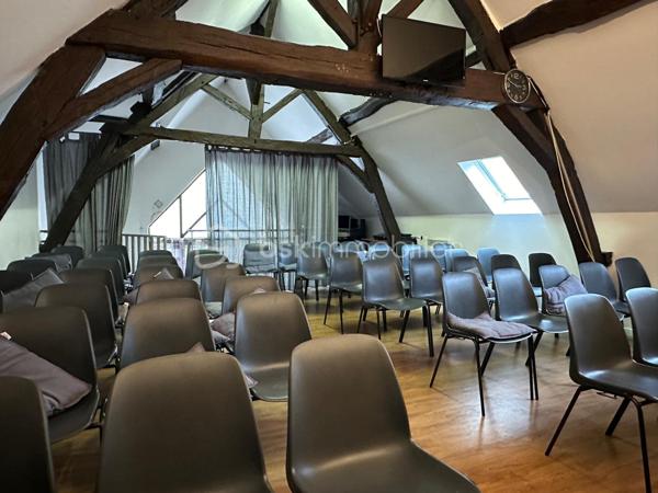 Immeuble commercial de 187 m²