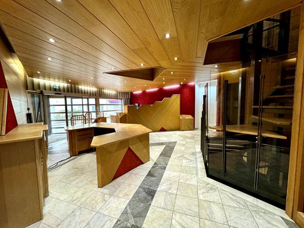 Immeuble Le Creusot 5 pièce(s) 196.2 m2