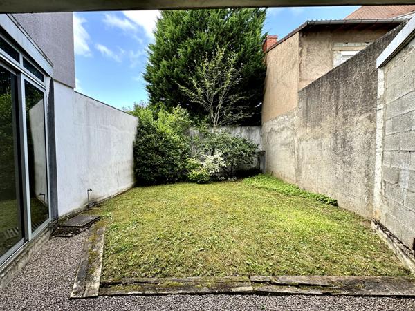 Immeuble Le Creusot 5 pièce(s) 196.2 m2