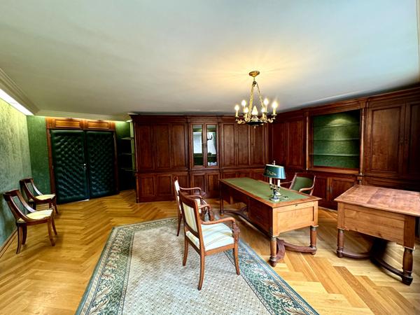 Immeuble Le Creusot 5 pièce(s) 196.2 m2