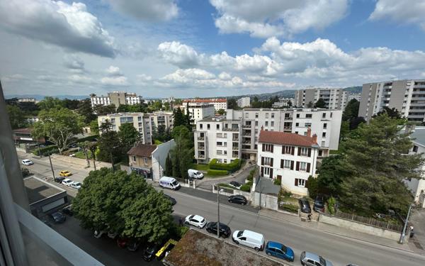 Appartement à vendre    3 pièces • 61,45 m2 Caluire-et-Cuire