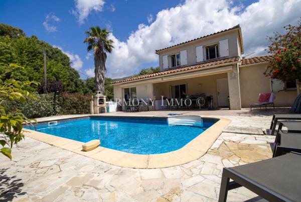 Vente Enchères - Très jolie villa avec piscine aux portes d'Ajaccio.
