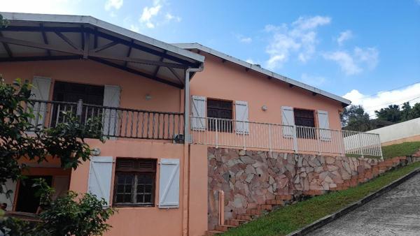 Maison T5 148 m2 Jardin 1470 m2 Secteur Balata à Fort de France