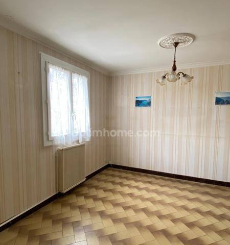 Touvre. Maison 85 m² sur sous-sol avec garage et jardin