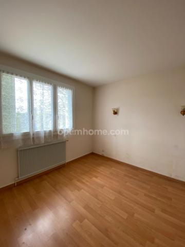 Touvre. Maison 85 m² sur sous-sol avec garage et jardin