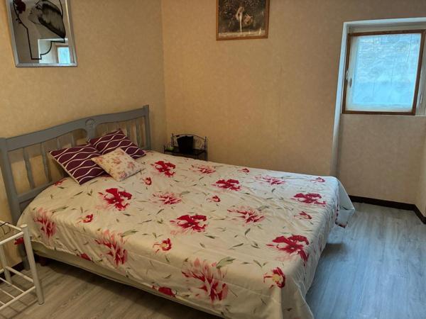 Au calme, dans un hameau, à 30 minutes de Rodez et 25 minutes de Villefranche de Rouergue