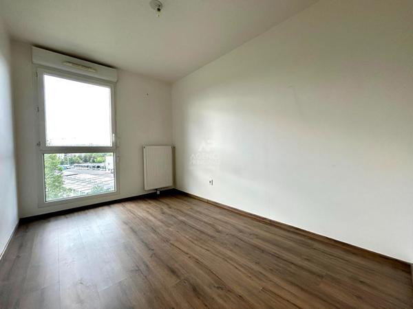 Appartement Carrieres Sous Poissy 5 pièce(s) 103 m2 349 000 € **  - Référence  9291