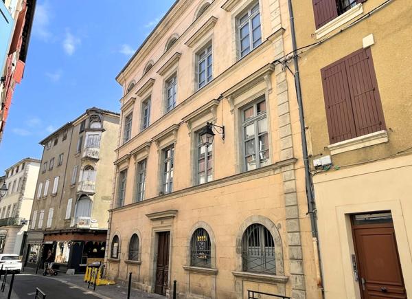 immeuble bourgeois hyper-centre 4 appartements et garages