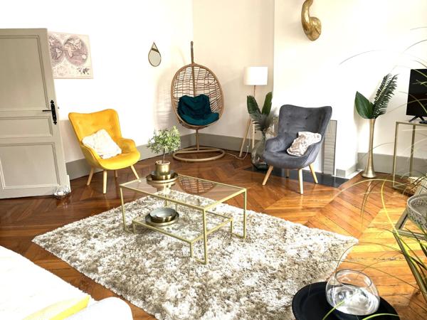 immeuble bourgeois hyper-centre 4 appartements et garages