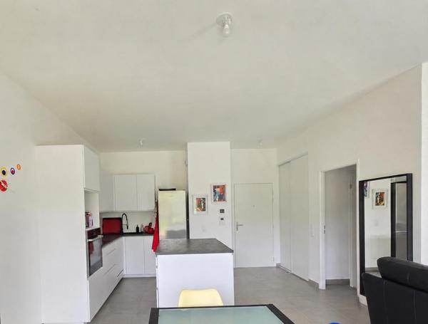 Appartement Vaires Sur Marne 3 pièces 61 m2 - luminosité, jardin, 200 m gare SNCF