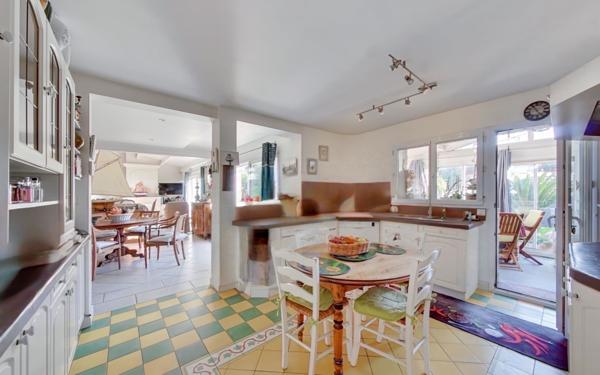 Maison à vendre    5 pièces •  La Flotte