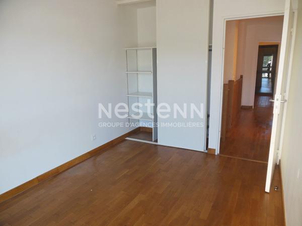 Quartier BAGATELLE  Agréable T5 Duplex récent (2012) 116.9m²  double exposition 2 Terrasses de  69.6m² et de 15.7m²   , 2 garages en sous sol , 1 cave