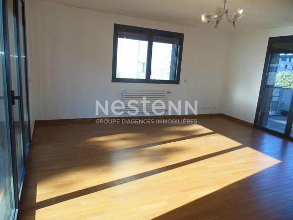 Quartier BAGATELLE  Agréable T5 Duplex récent (2012) 116.9m²  double exposition 2 Terrasses de  69.6m² et de 15.7m²   , 2 garages en sous sol , 1 cave