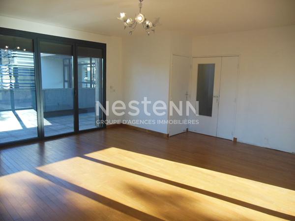 Quartier BAGATELLE  Agréable T5 Duplex récent (2012) 116.9m²  double exposition 2 Terrasses de  69.6m² et de 15.7m²   , 2 garages en sous sol , 1 cave