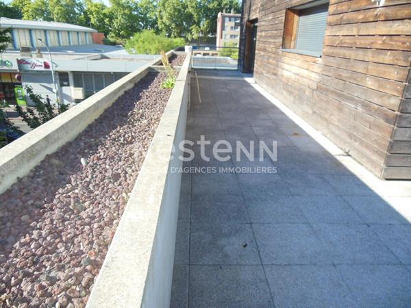Quartier BAGATELLE  Agréable T5 Duplex récent (2012) 116.9m²  double exposition 2 Terrasses de  69.6m² et de 15.7m²   , 2 garages en sous sol , 1 cave