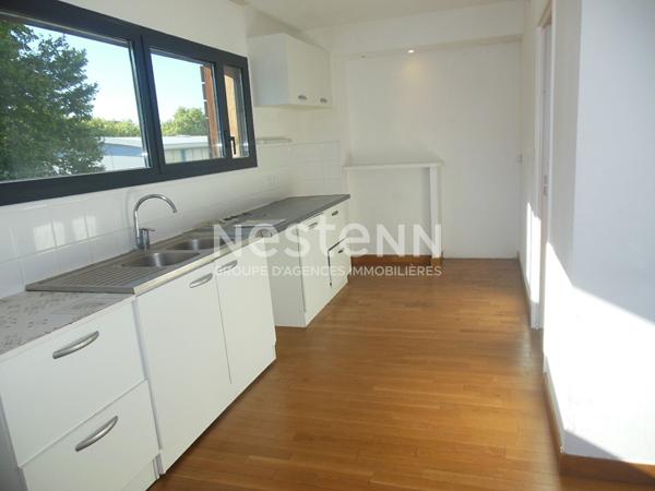 Quartier BAGATELLE  Agréable T5 Duplex récent (2012) 116.9m²  double exposition 2 Terrasses de  69.6m² et de 15.7m²   , 2 garages en sous sol , 1 cave