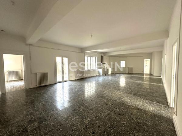 CARCASSONNE - A deux pas du centre ville, place Davilla - Bureaux de 160 m²