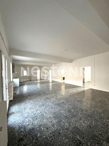CARCASSONNE - A deux pas du centre ville, place Davilla - Bureaux de 160 m²