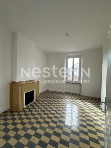 CARCASSONNE - A deux pas du centre ville, place Davilla - Bureaux de 160 m²