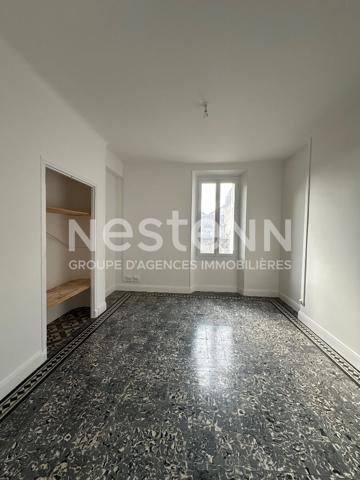 CARCASSONNE - A deux pas du centre ville, place Davilla - Bureaux de 160 m²