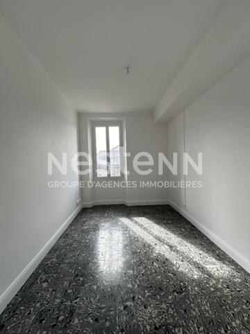 CARCASSONNE - A deux pas du centre ville, place Davilla - Bureaux de 160 m²