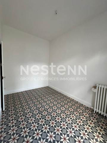 CARCASSONNE - A deux pas du centre ville, place Davilla - Bureaux de 160 m²