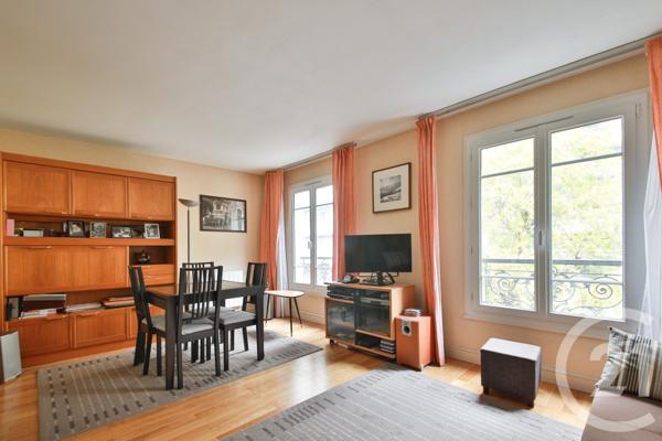 Appartement T3 à vendre  3 pièces - 63 m2 PARIS - 75015