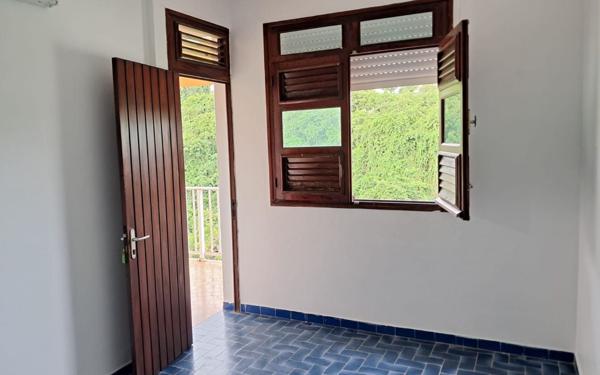 Maison à louer    5 pièces •  Sainte-Luce