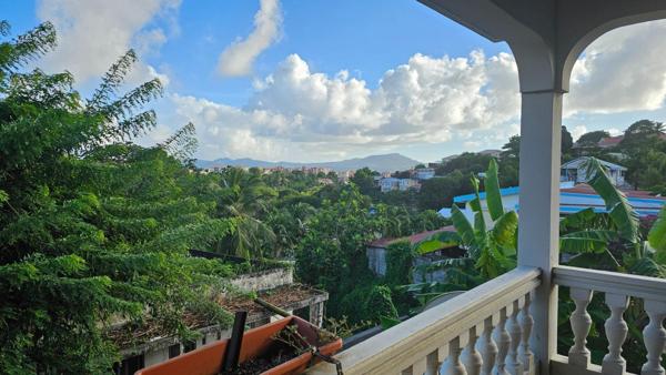 Villa + 3 appartements loués, revenus évolutifs