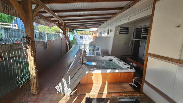 Villa + 3 appartements loués, revenus évolutifs