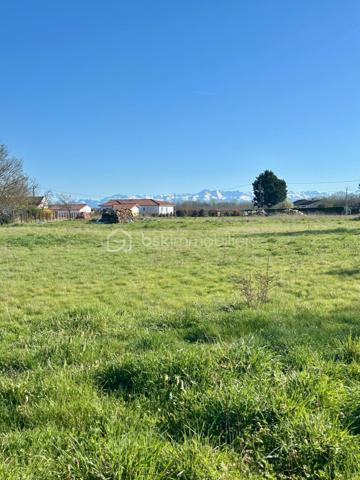 Terrain de 1 400 m²