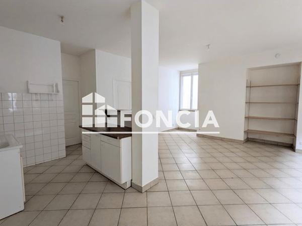 Location Appartement 2 pièces 48.9 m² - 5 rue Saint Jacques Beaumont Sur Sarthe 72170