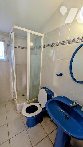 VILLA de Type 6 avec Garage et Terrain attenant