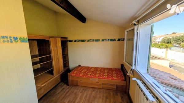 VILLA de Type 6 avec Garage et Terrain attenant