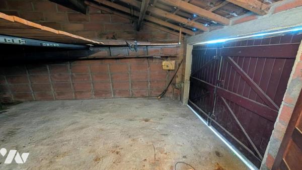 VILLA de Type 6 avec Garage et Terrain attenant