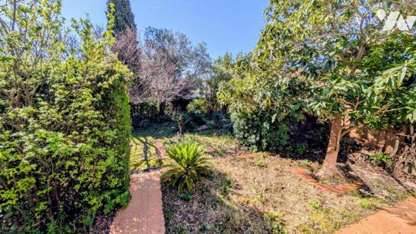 VILLA de Type 6 avec Garage et Terrain attenant