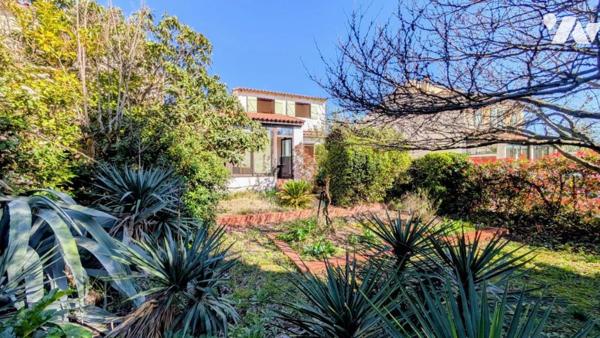 VILLA de Type 6 avec Garage et Terrain attenant